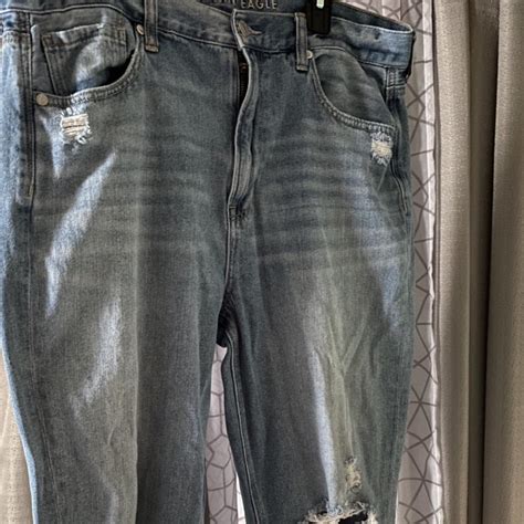 American Eagle Light Wash Ripped Mom Jeans In Size Depop