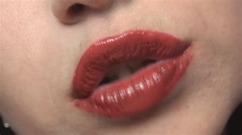 Sarah Blake Femdom Kiss Fetish And Lipstick Fetish Pucker Up