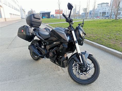 Bajaj Dominar