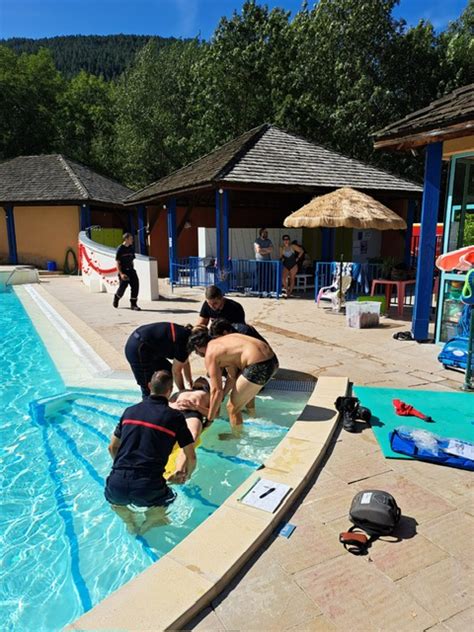 Entrainement Au Secours La Piscine Mairie De Chanac