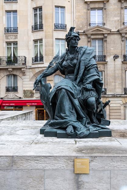 Premium Photo Statue In From Of Musee Dorsay Paris