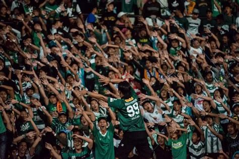 Persebaya Surabaya Tumbang Bonek Ngamuk Ini Kerusakan Stadion Gelora