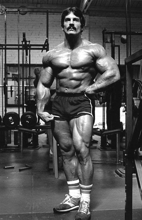 Mike Mentzer American Bodybuilder Bodybuilder Mike Mentzer