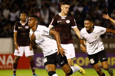 Corinthians Goleia Ferrovi Ria Segue E Avan A Na Copinhajogada