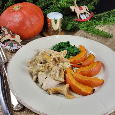 Suprême de volaille pintade aux champignons épinards et potimarron