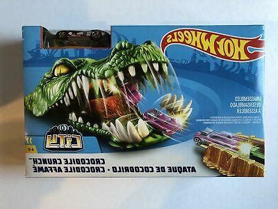 Hot Wheels Crocodile Crunch Car Track Play