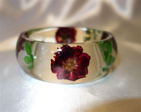 Vintage Clear Lucite Bracelet With Embedded Dried Flowers Lucite