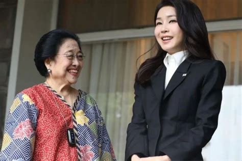 Cantiknya Ibu Negara Korea Selatan Kim Keon Hee Dijamu Megawati Makan