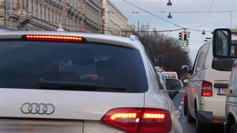 Mega Stau Nach Unfall In Wien Oe24 At