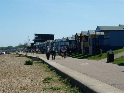 Tankerton Promenade Photo | UK Beach Guide