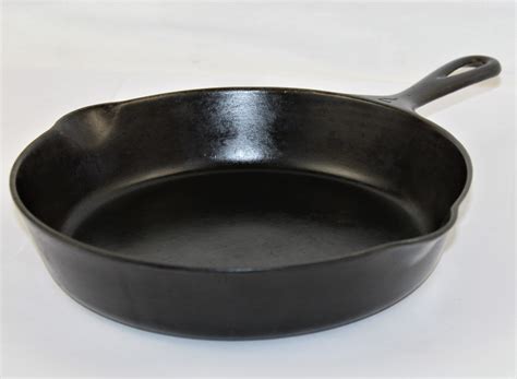 Antique Griswold 7 Cast Iron Skillet 701e Cast Iron Cookware