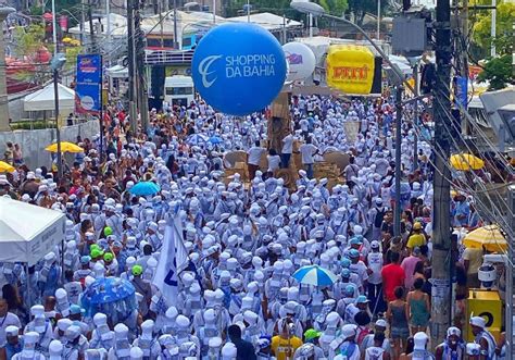 Bahia ba Afoxé Filhos de Gandhy lança fantasia do Carnaval 2024 nesta