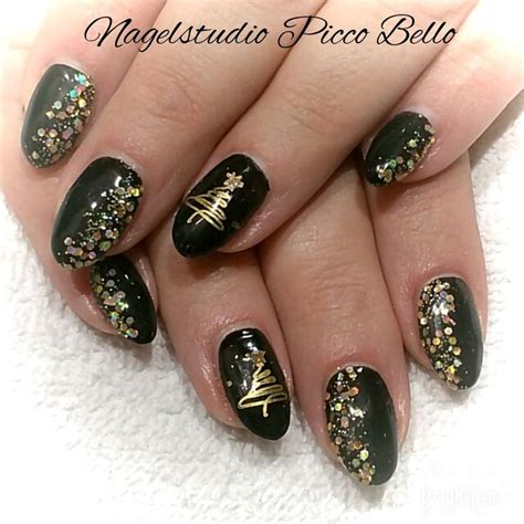 Black Gold Christmas Nails