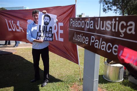 Protesto Em Brasília Pede Soltura De Lula E Prisão De Moro Veja Fotos