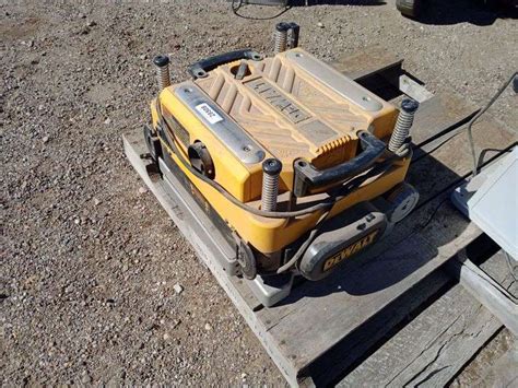 Dewalt Planer Assiter Auctioneers