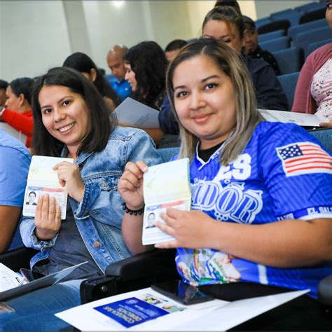 Nuevo grupo de salvadoreños del sistema de Movilidad Laboral part a