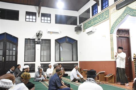 Wali Kota Gerakan Subuh Berjamaah Di Masjid Al Gazali Sejalan Dengan