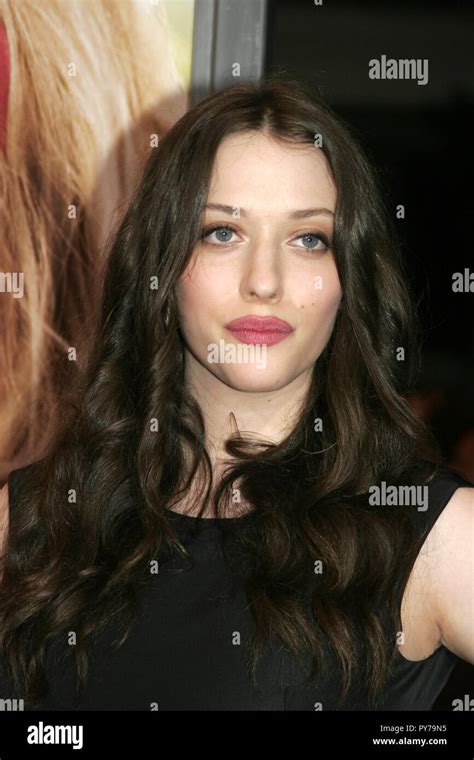 Kat dennings fotografías e imágenes de alta resolución Alamy