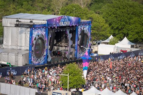 Concertgoers are flocking to the festival grounds at rfk campus 23