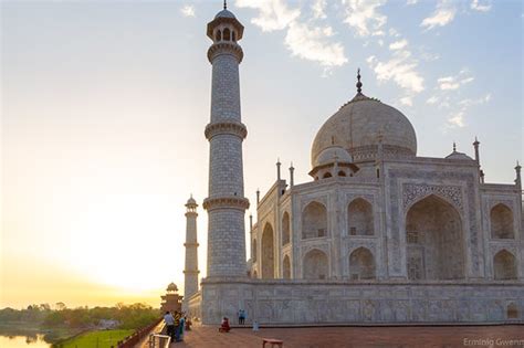 le taj veille sur la yamuna taj mahal agra india flickr