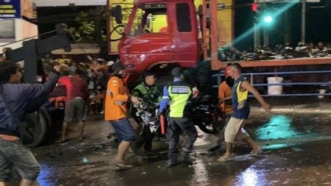 Suara Klakson Jadi Awal Kecelakaan Maut Di Exit Tol Bawen Aroma Bensin