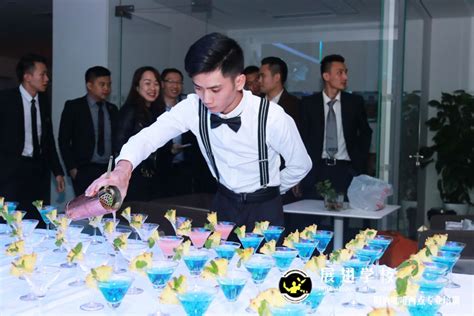 调酒师培训 佛山庆丰捷豹路虎4s店8周年庆邀请花式调酒师嘉宾佛山市翅展蛋糕烘焙有限公司