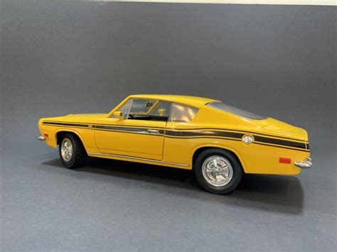 Plymouth Barracuda Iz 1969 Yat Ming Road Legends 118 Vintage Model