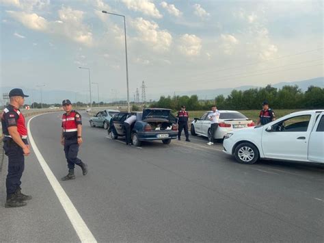 Otomobilin Kar T Zincirleme Kazada I Bebek Ki I Yaraland