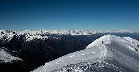 Alpinista Tedesco Precipita Sul Monviso Sotto Gli Occhi Della Figlia Di