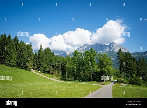 Feldweg Rund Hi Res Stock Photography And Images Alamy