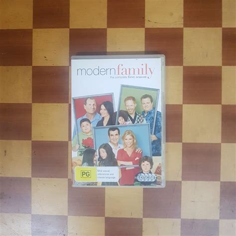 MODERN FAMILY : The complete Season 1 - DVD, Hobbies & Toys, Music ...