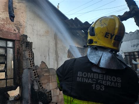 Incêndio atinge padaria em BH após fogo em fritadeira