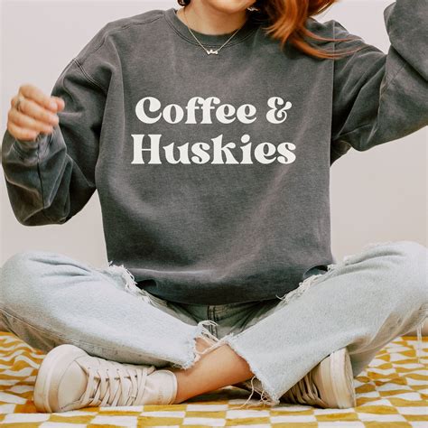 Husky Mom Sweatshirt, Personalized Husky Mom Sweatshirt, Siberian Husky