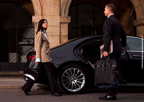 Chauffeur privé avec location de voiture de luxe Service de véhicule