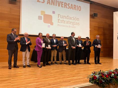 Reyes remarca en el 25º aniversario de la Fundación Estrategias que la