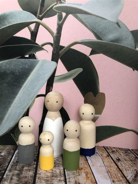 Pin Van Meredith Townsel Op Peg Dolls