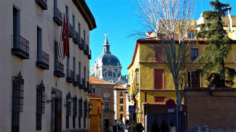 Esta Es La Calle Más Antigua Y Curiosa De Madrid Tiene Un Increíble