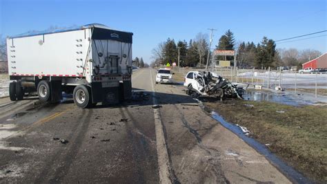 Woman Airlifted To Hospital After Head On Crash With Semi Truck Wwmt