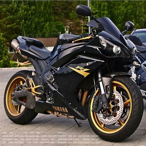 Motorcycles And More Yamaha R1 Pomozmioddychac Super Bikes Yamaha