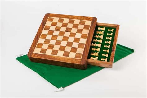 Ensemble Magnétique de Jeu dEchecs et de Dame en Bois Jouez au Jeu