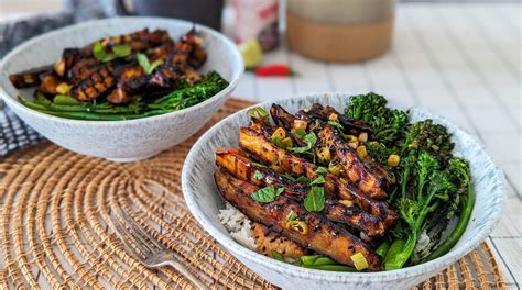 Gochujang Roasted Aubergine Bowl With Peanut Butter Sauce