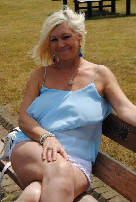 Park Bench Nude Porn Pics ViewGals