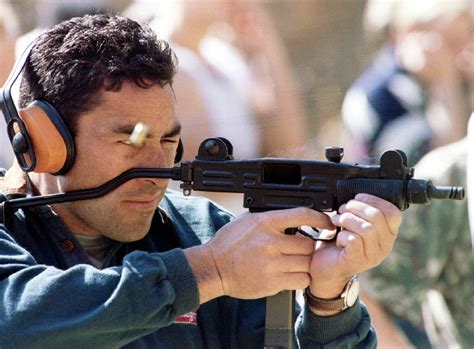 Thank the Israeli Defence Forces for the Iconic Uzi Submachine Gun ...