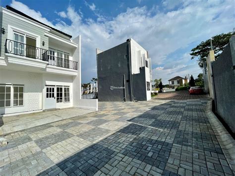 Jual Rumah Desain Eropa Classic Konsep Villa Baru Tipe 65 80 Di