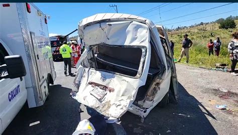 Peregrinos de Chiconcuautla sufren aparatoso accidente en la vía