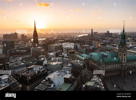 Hamburg Luftbild Innenstadt Fotos Und Bildmaterial In Hoher Aufl Sung