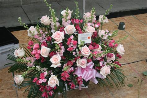 Popular Funeral Flowers And Their Meanings