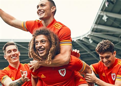 Tercera Camiseta Hummel De Dinamarca Euro 2020