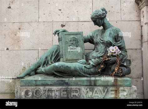 Trauer Frau Bronzestatue Von Ungarischen Bildhauern Lajos Matrai Und