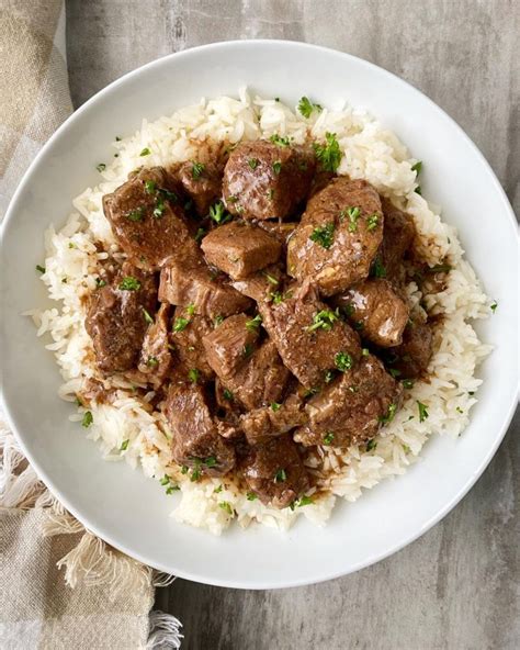 Crockpot Beef Tips & Rice - blackpeoplesrecipes.com